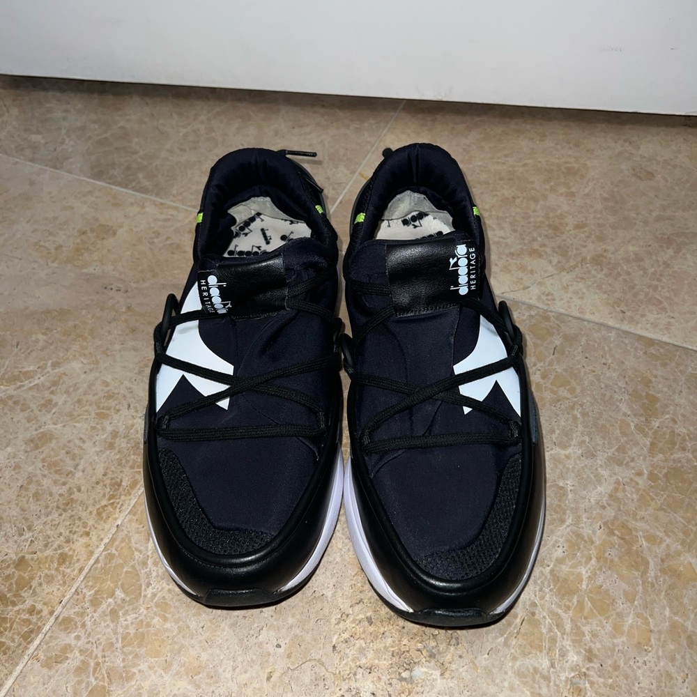 Authentic Men’s Heritage Sneakers